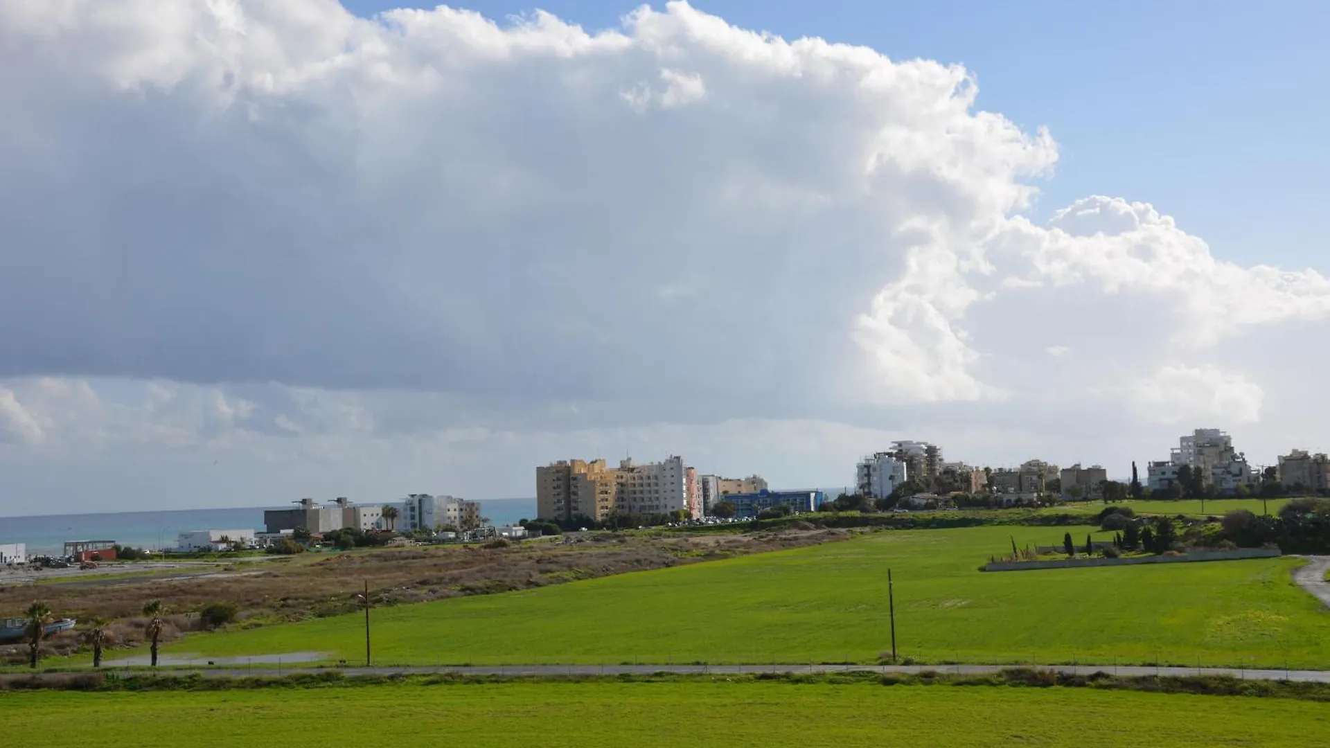Stay Sea And Salt Lake Panoramic View Apt Larnaca Cyprus