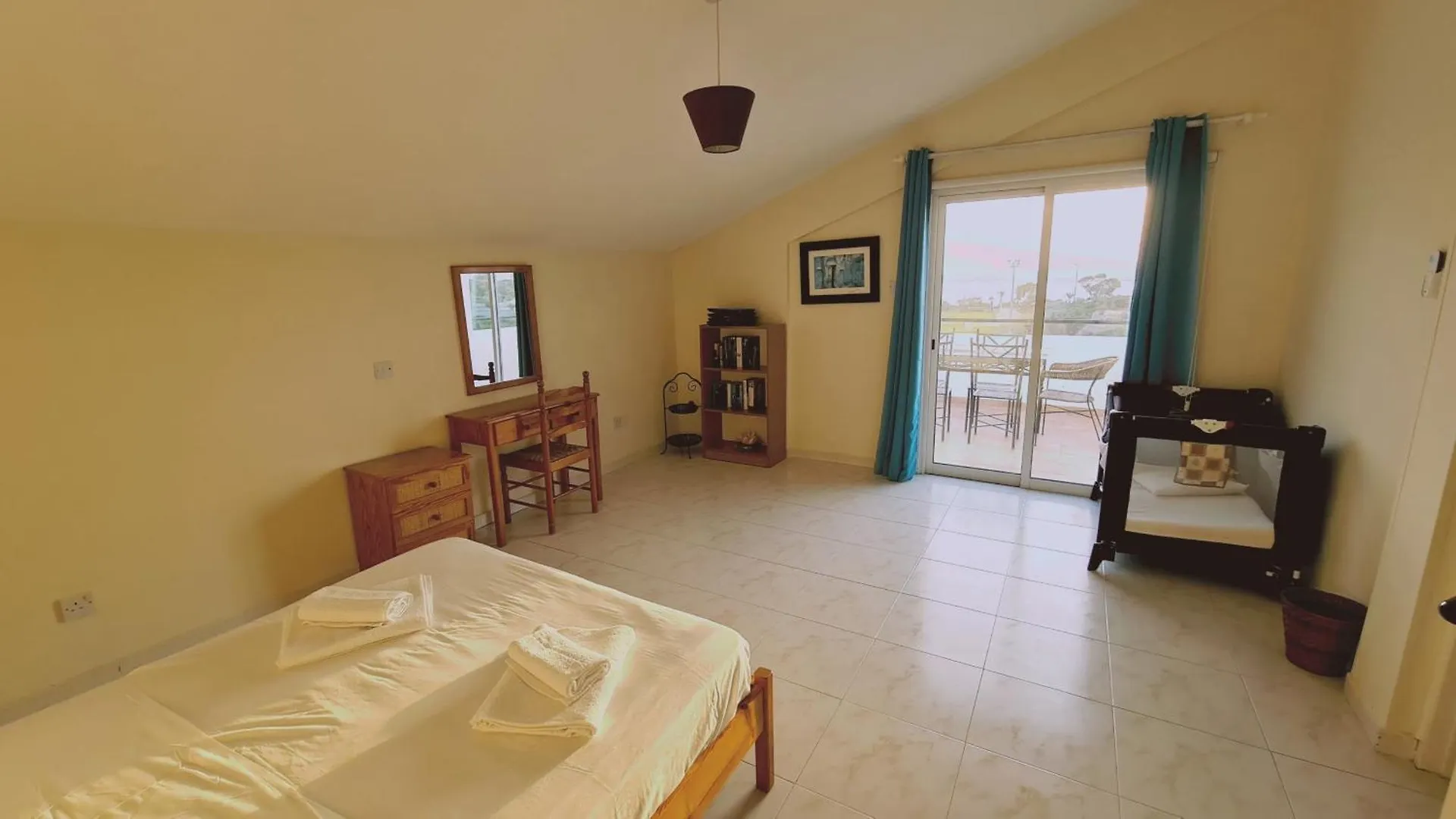 Stay Sea And Salt Lake Panoramic View Apt Larnaca 0*,